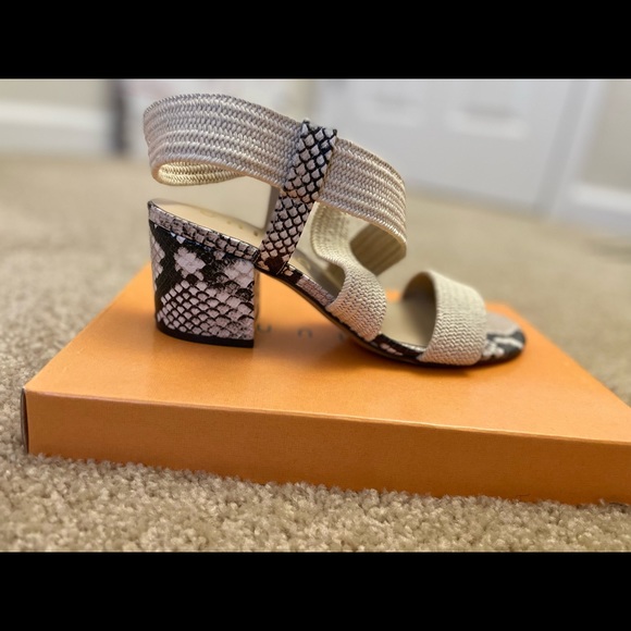 Unisa Elzie White Multi Fabric Sandal - Picture 3 of 7